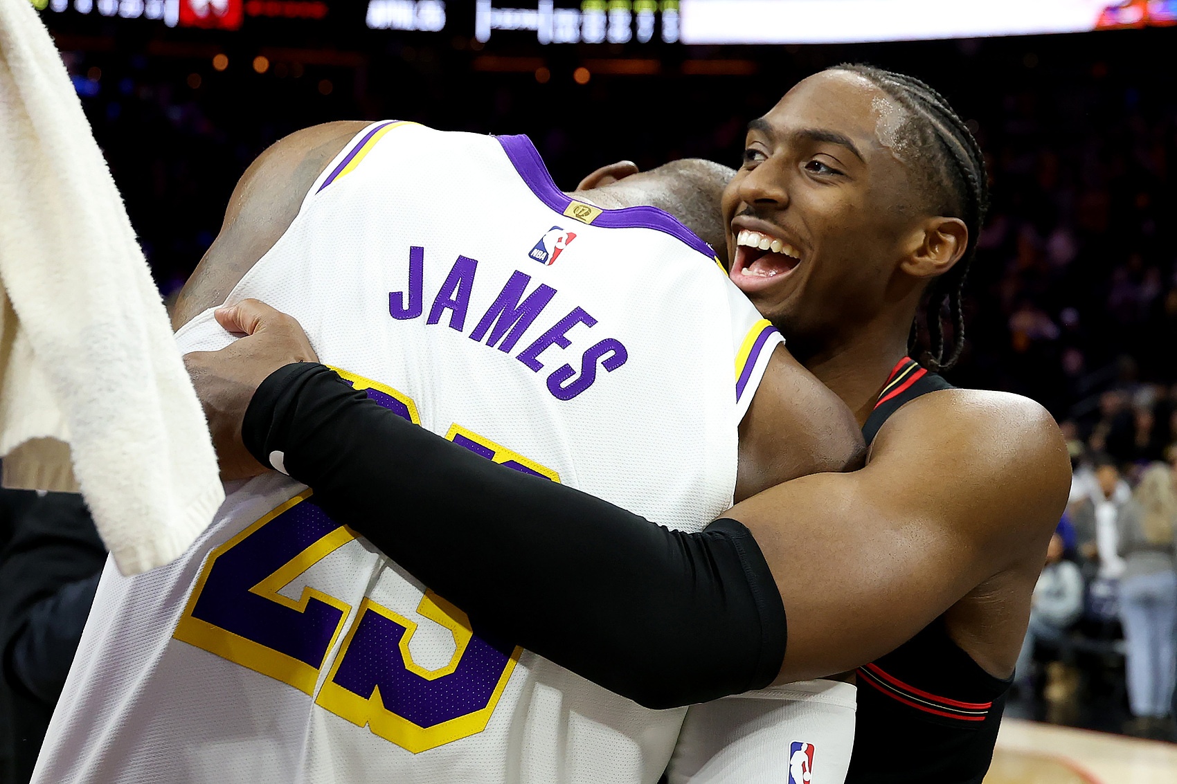 名记Windhorst:詹姆斯加盟76人传闻离谱 球员从未说过不在乎钱和家庭 名记Windhorst:詹姆斯加盟76人传闻离谱 球员从未说过不在乎钱和家庭